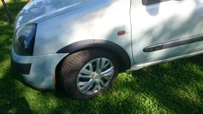 Extensii de aripă pentru Renault Clio II (2001-2006), după facelift, versiune cu 5 uși