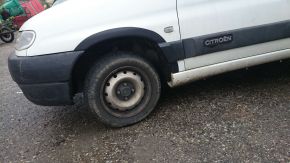 Extensii de aripă pentru Peugeot Partner (1996-2002), înainte de facelift fără bandou