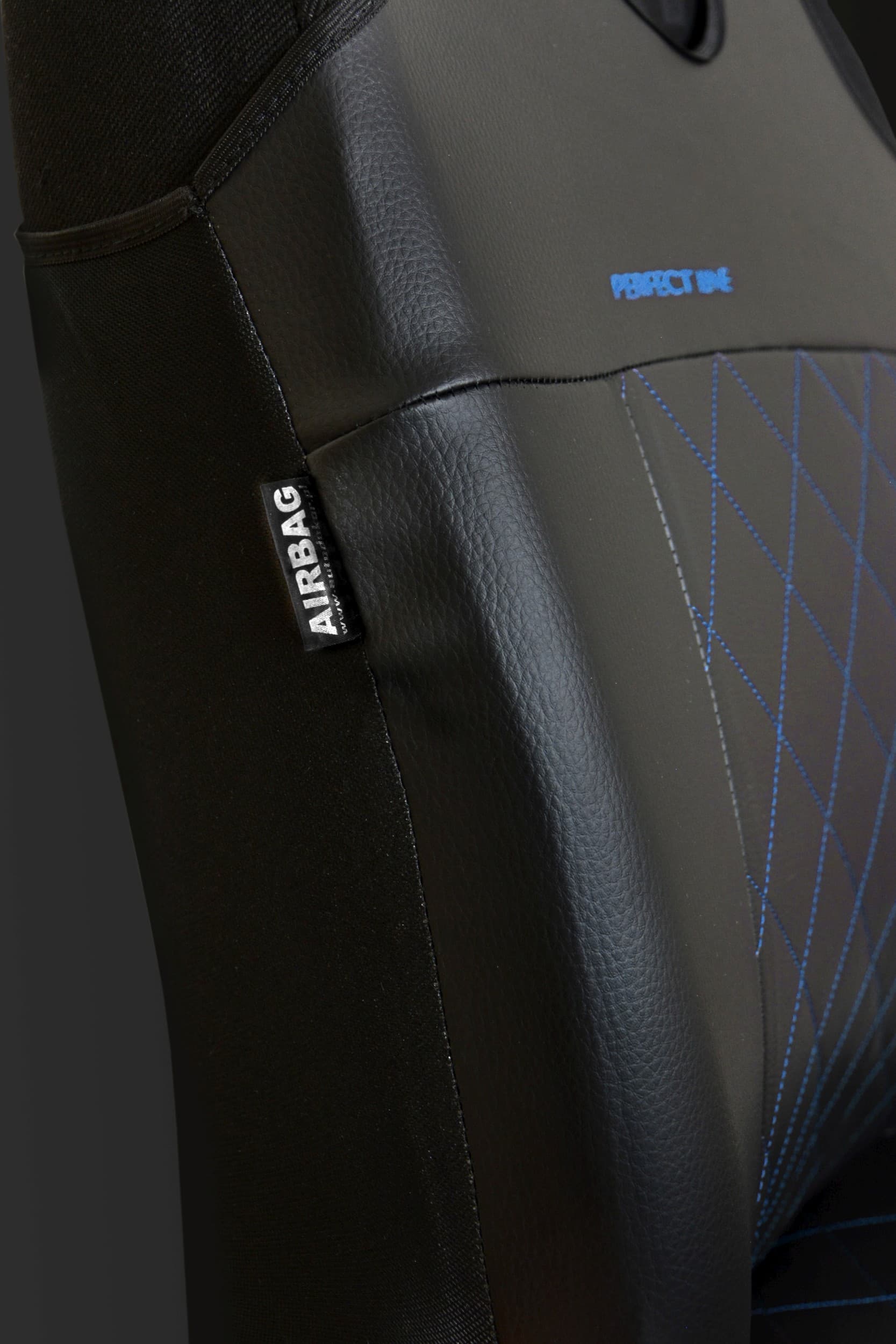 Detaliu al cusăturii certificate pentru airbag-uri laterale